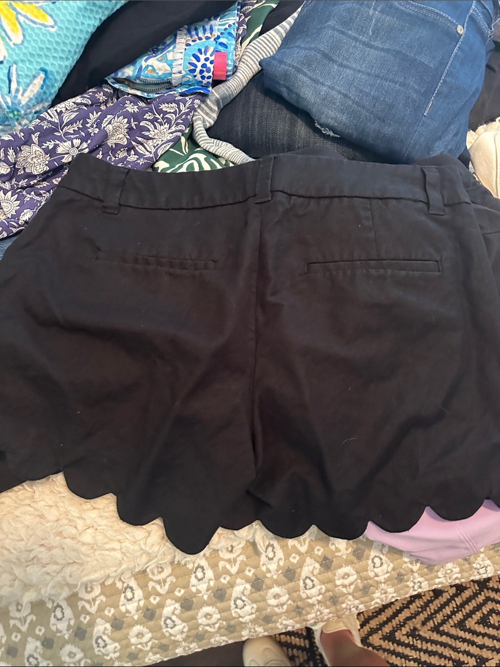 J. Crew 6 EUC Black Scallop-Hem Women's Shorts - Picture 3 of 3